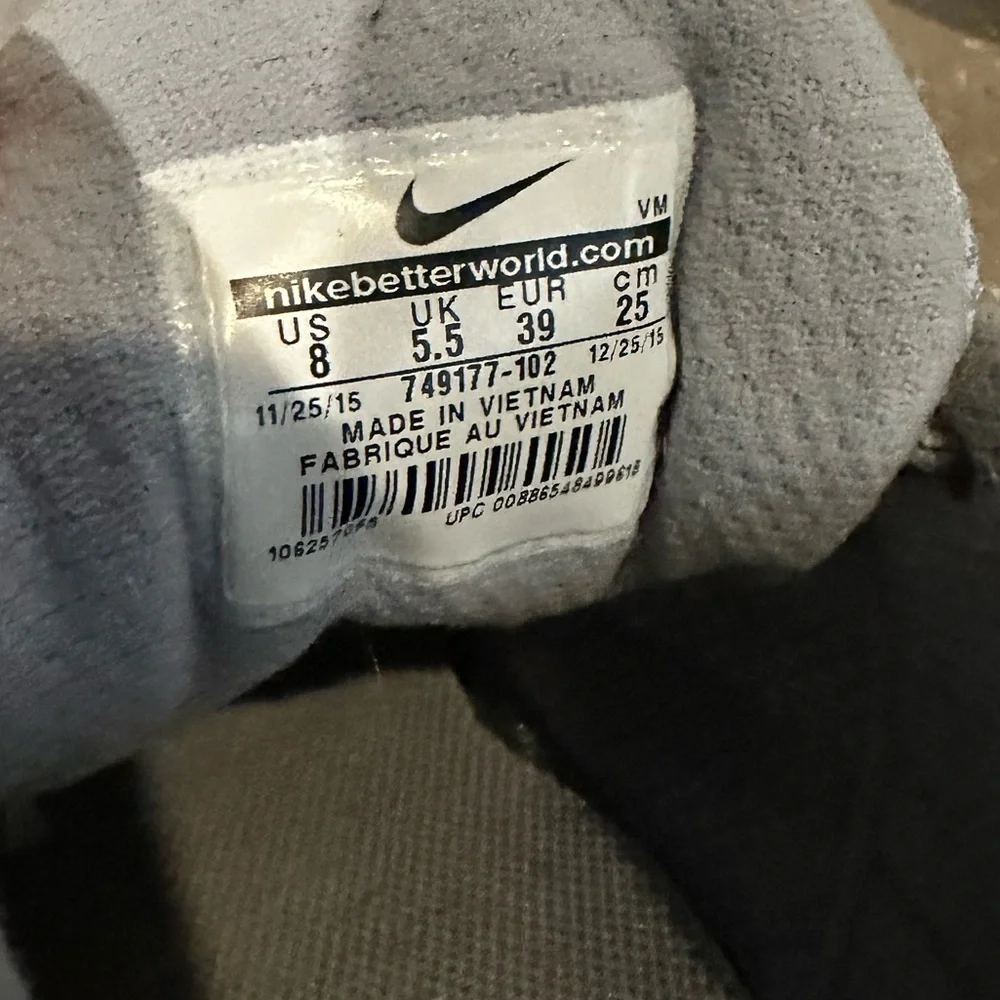 Nike Flex Experience Rn 4 Womens Size 8, pink grey
